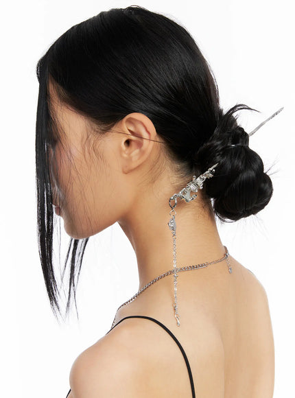 elegant-crescent-moon-charm-hair-stick-cs511