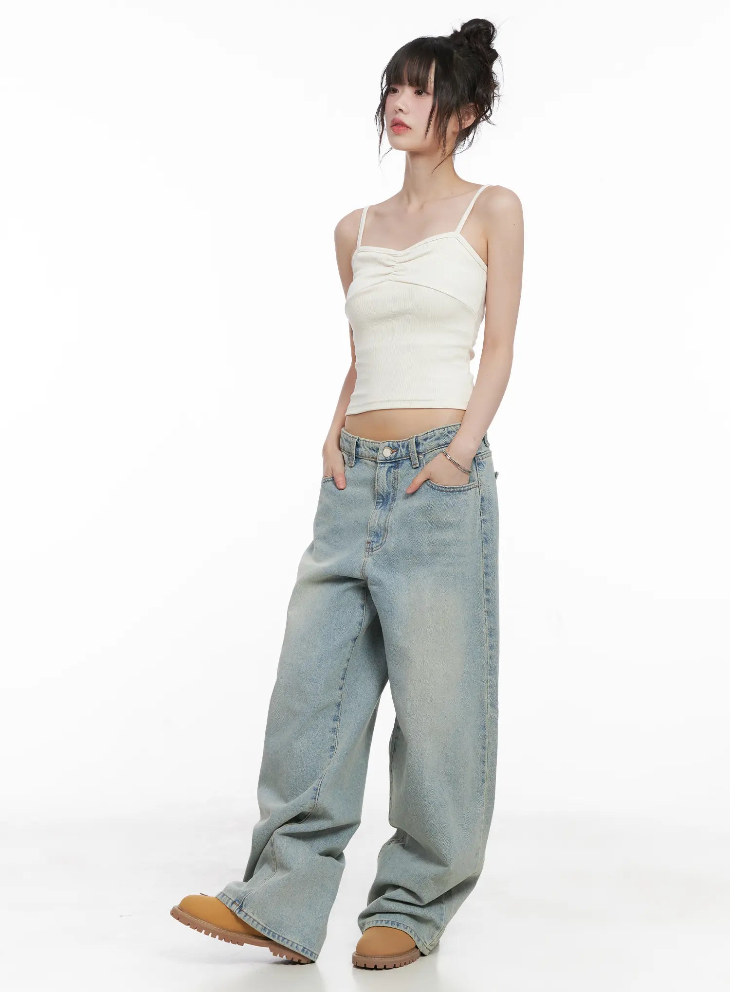 lilly-light-wash-baggy-jeans-cg519