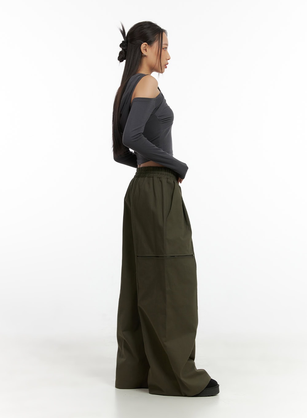 twist-hooded-long-sleeve-top-co424