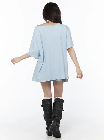 oversized-off-shoulder-graphic-tee-cu504