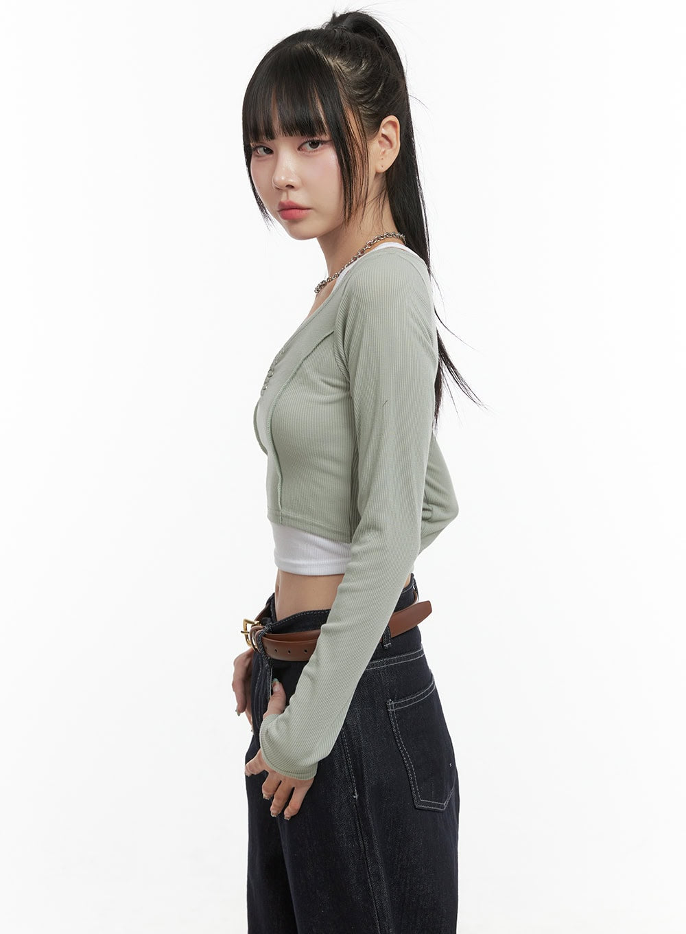 ribbed-button-v-neck-crop-top-os410