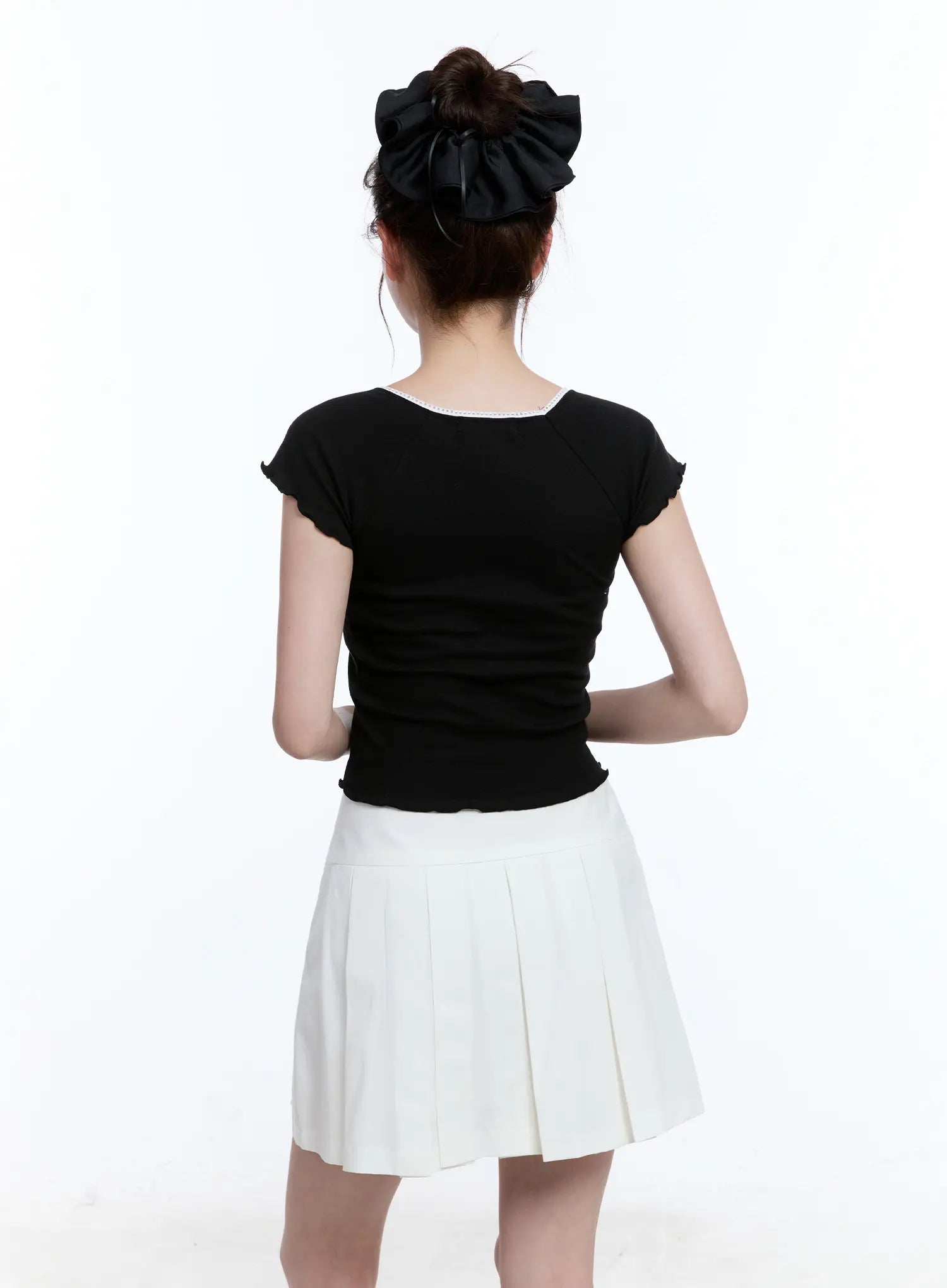 ribbon-lace-v-neck-crop-tee-cu513