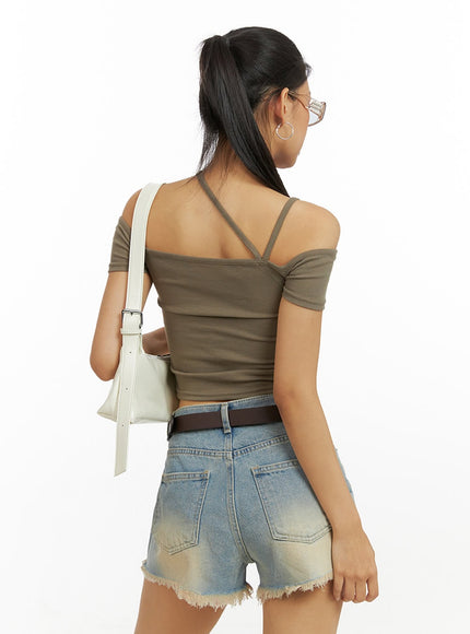 off-shoulder-strap-crop-top-iu412