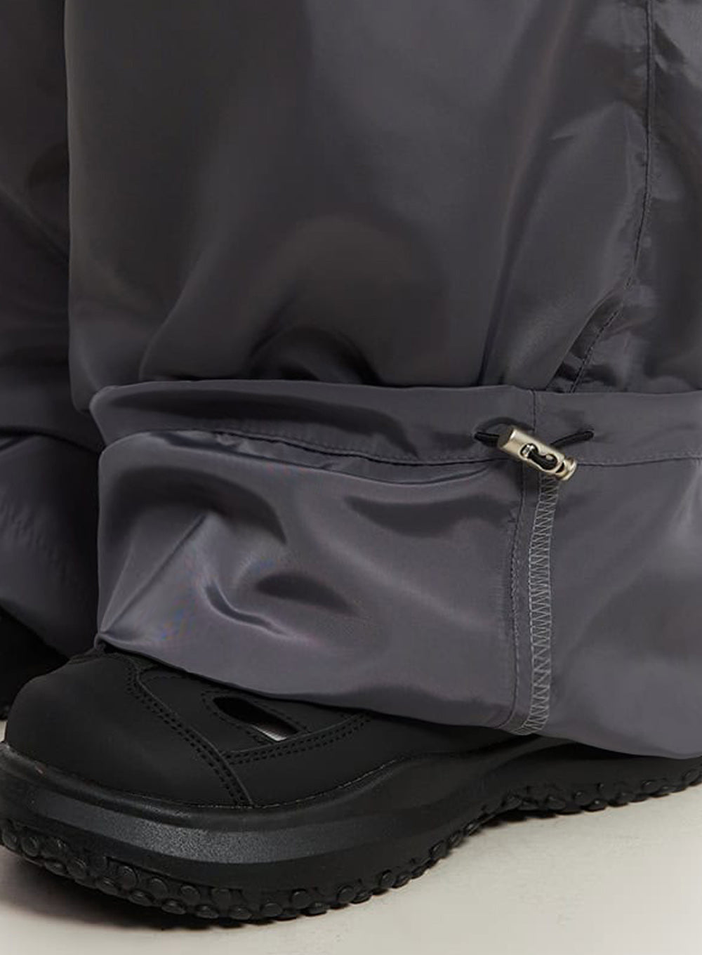 pintuck-wide-leg-windbreaker-trackpants-ia517