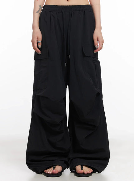 black-utility-wide-fit-cargo-pants-ic503