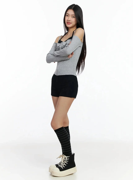 off-shoulder-graphic-layered-tee-ia508