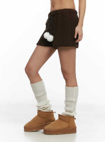 cable-knit-pom-pom-shorts-cj512