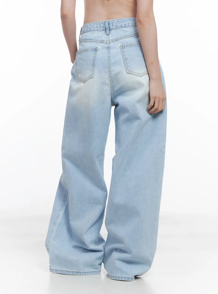 dana-wide-leg-light-wash-jeans-cg521