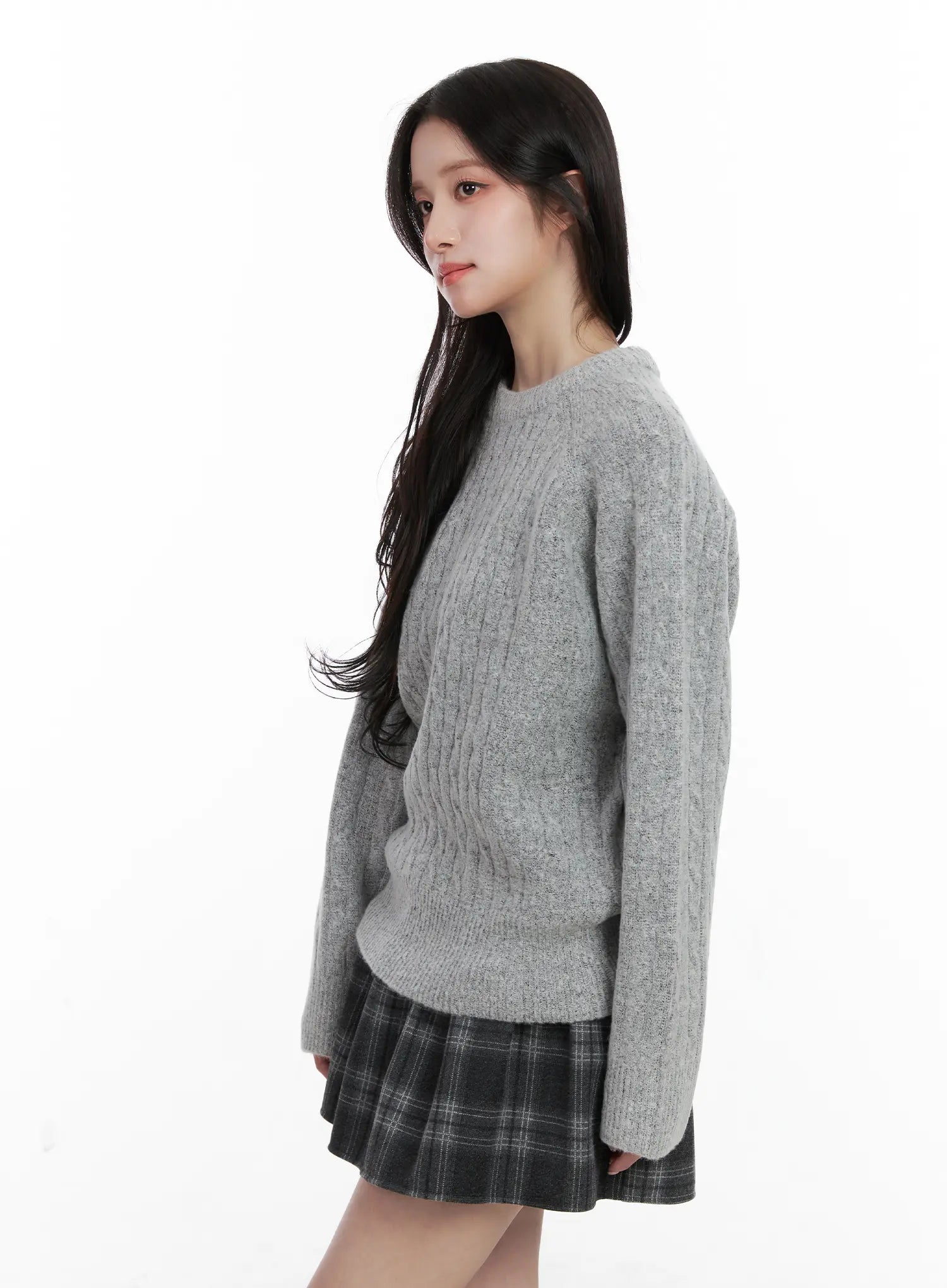 cable-knit-round-neck-sweater-cn527