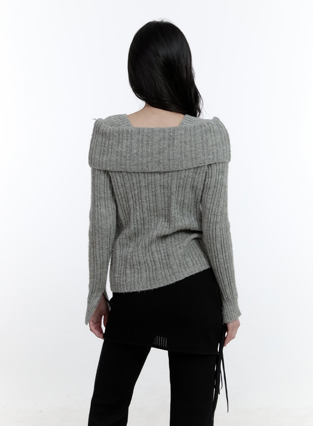 square-neck-buttoned-sweater-cj520