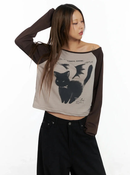 Contrasting Graphic One-Shoulder Top IN528