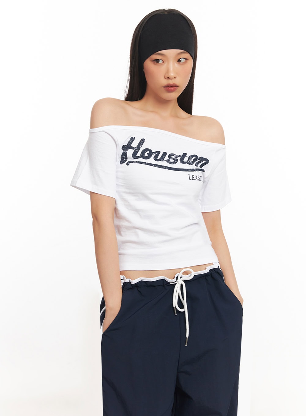 cotton-graphic-off-shoulder-t-shirt-ia507