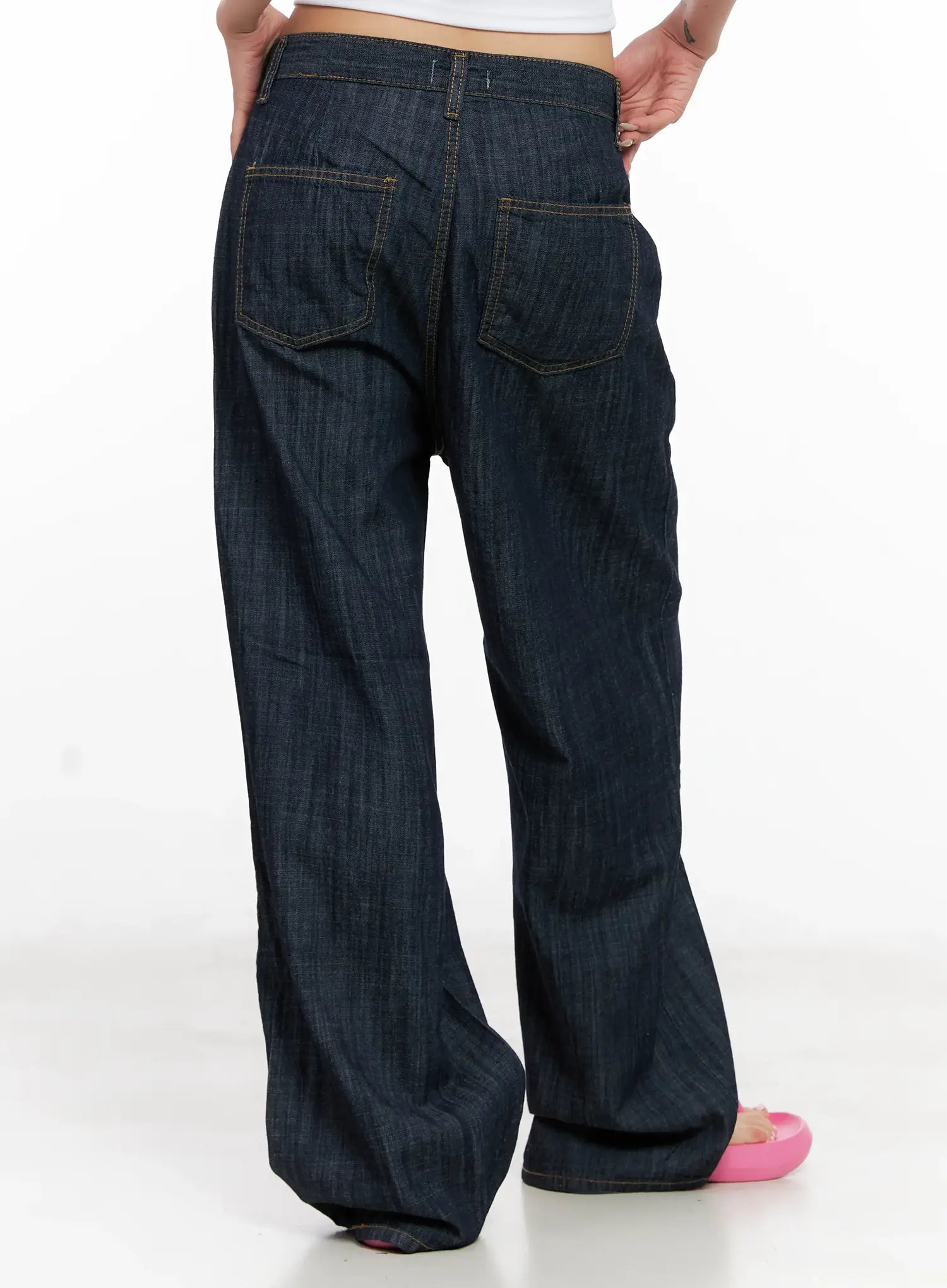 saebi-button-detail-jeans-cl528