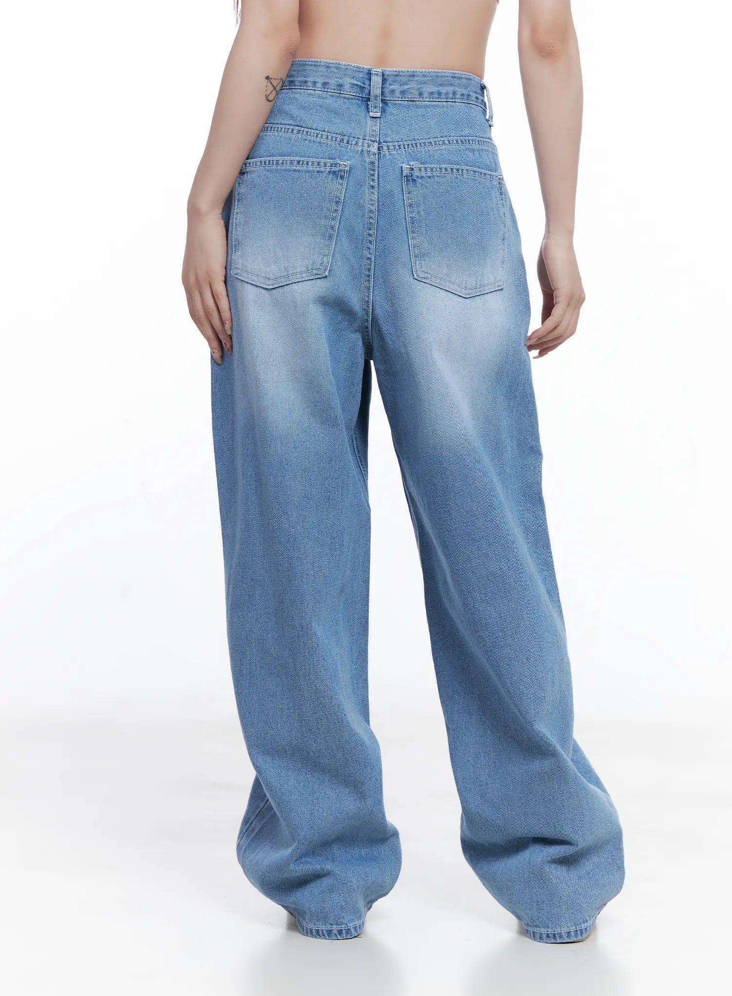 keily-wide-leg-light-wash-jeans-cg529