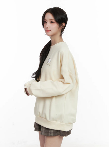 bear-cafe-graphic-sweatshirt-cn527