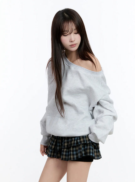 casual-off-shoulder-sweatshirt-cn524