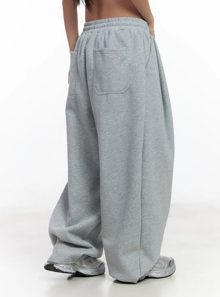 oversized-sweatpatns-cj530