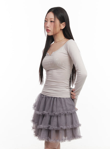 Graphic Long-Sleeve V-Neck Top CM528