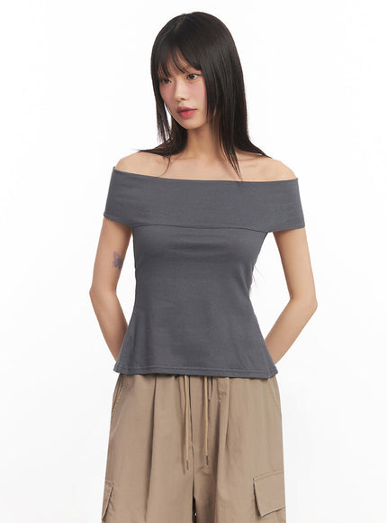 string-cut-out-off-shoulder-crop-top-iy502