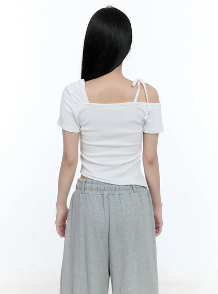 Asymmetric Off-Shoulder Tee CG501
