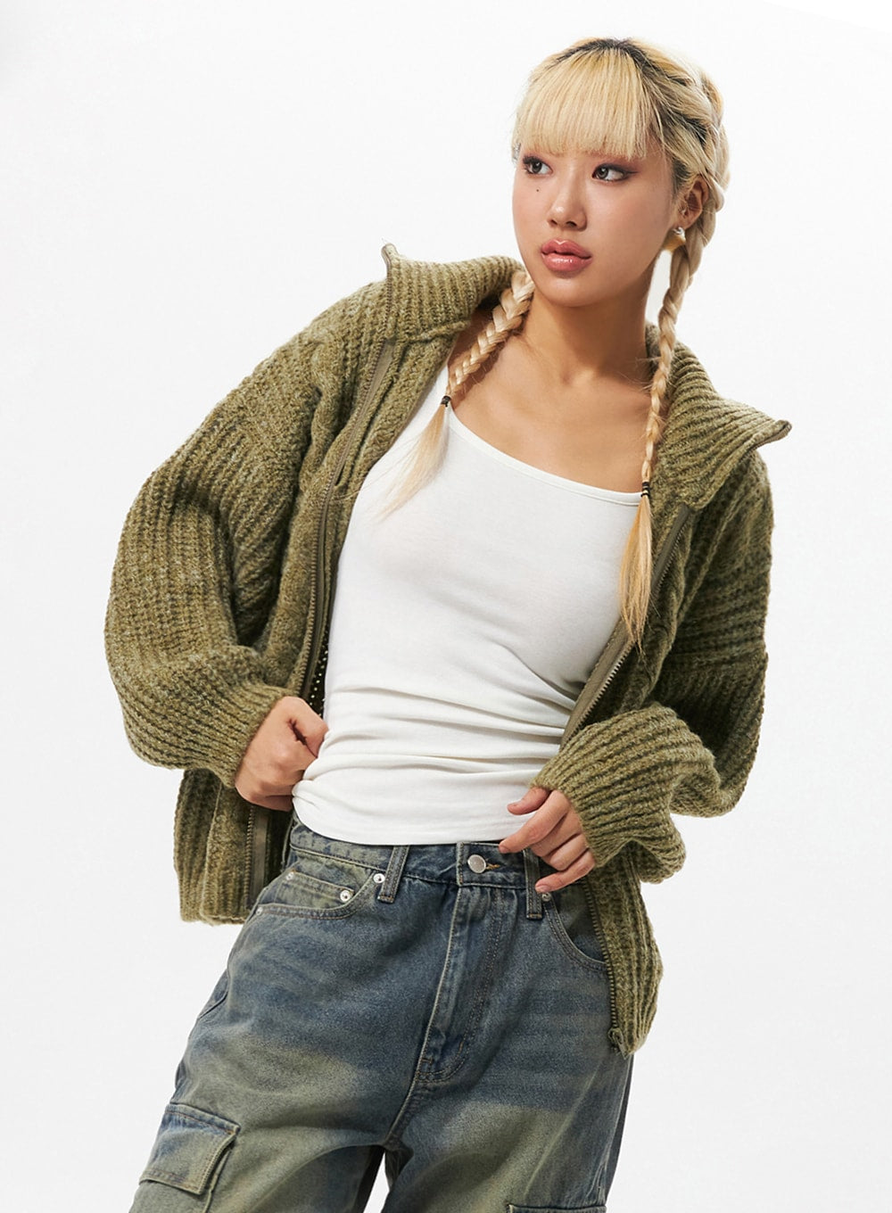 Chunky Cable-Knit Zip-Up IO324