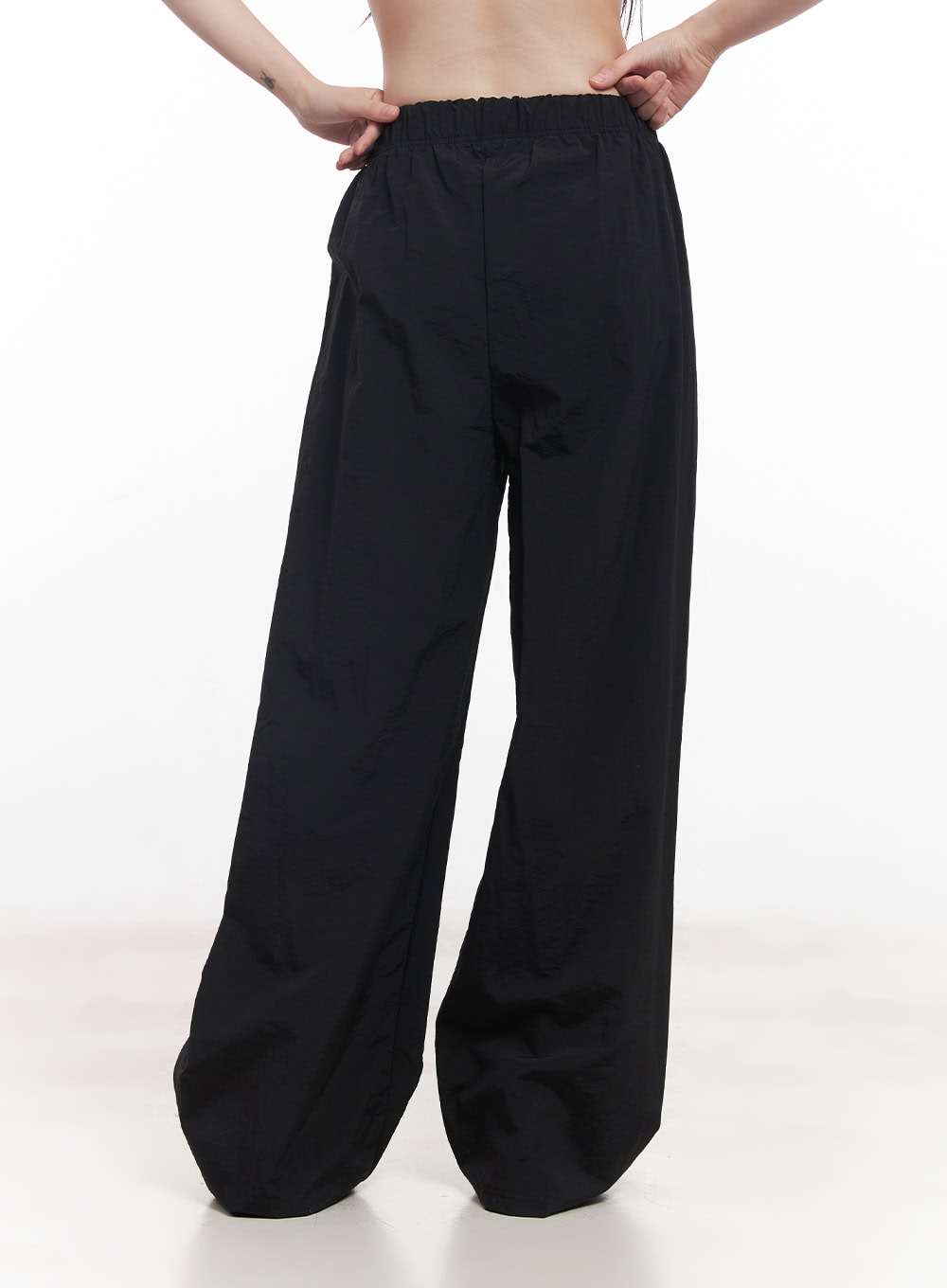 nylon-pintuck-wide-leg-pants-cy521