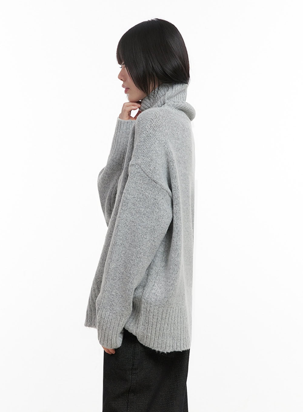 oversized-warm-turtleneck-sweater-in427