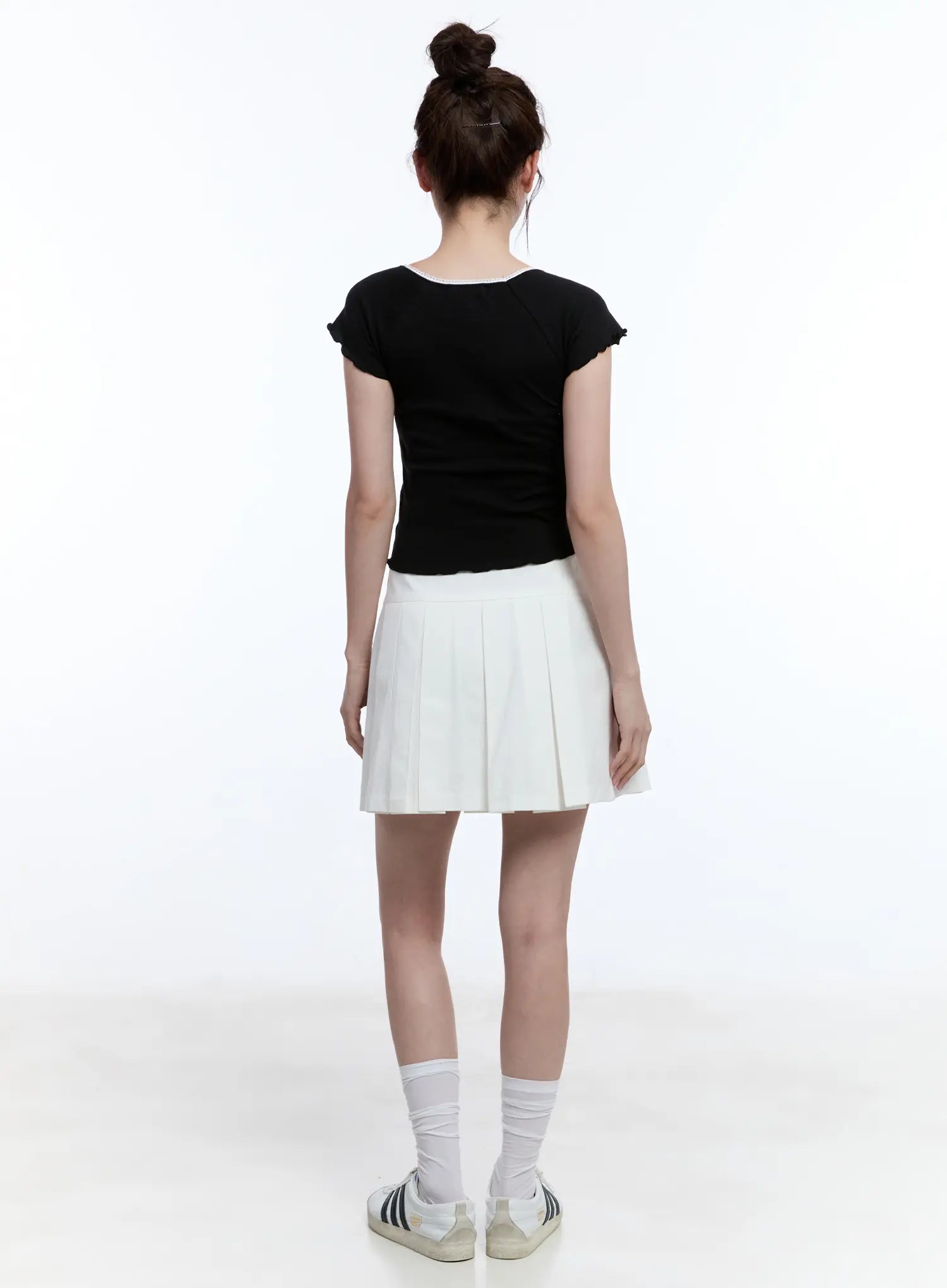 ribbon-lace-v-neck-crop-tee-cu513