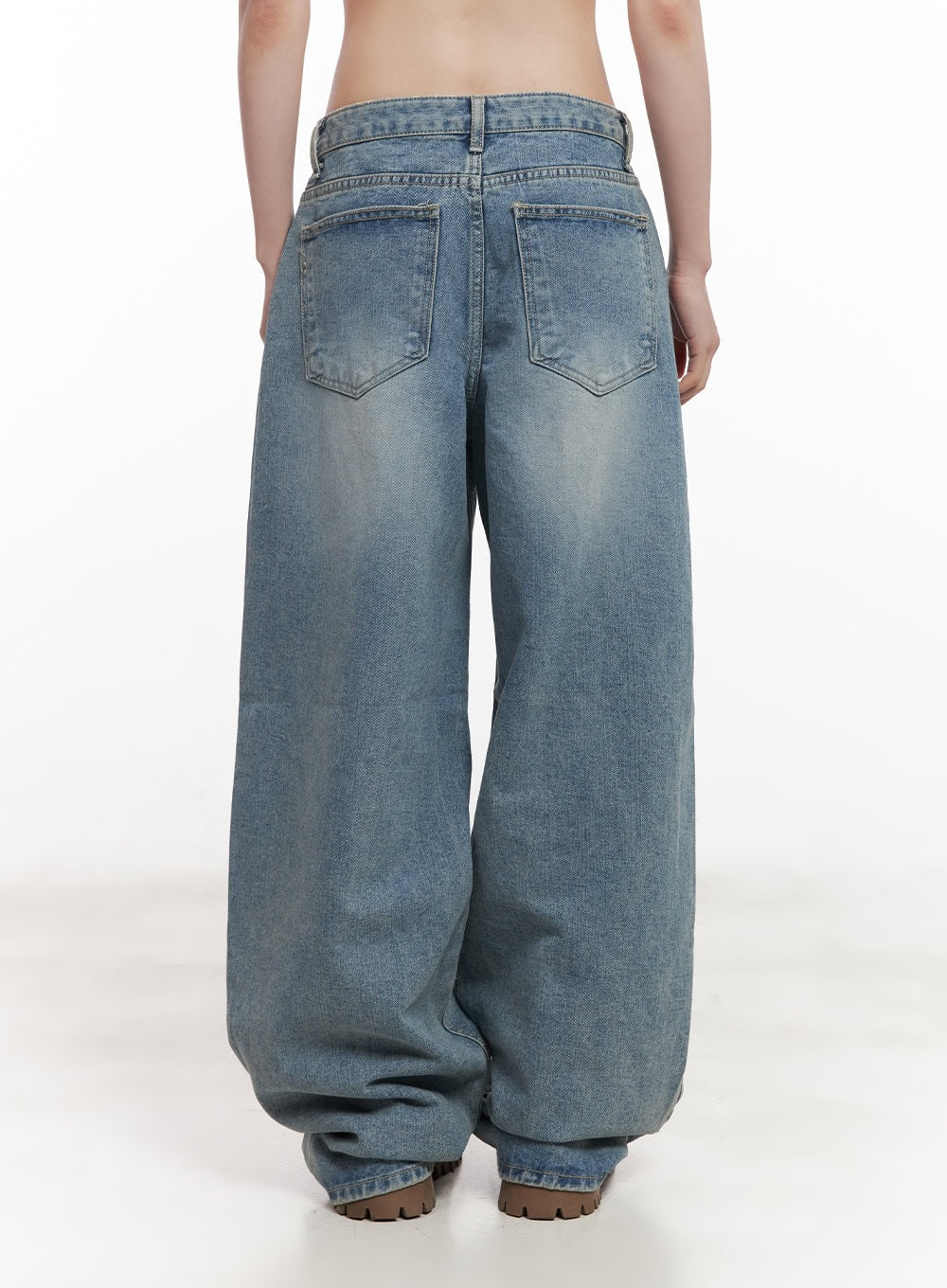 hattie-distressed-wide-leg-jeans-cy520