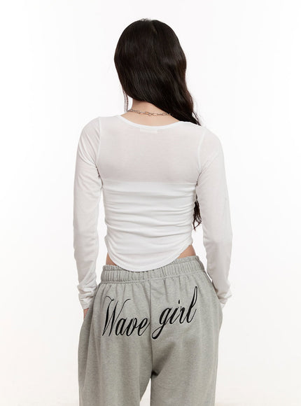 essential-cropped-long-sleeve-top-cm507