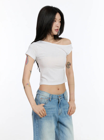 Asymmetric Off-Shoulder Tee CA508