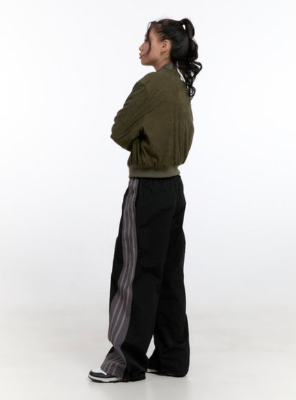 striped-loose-fit-trackpants-cn421