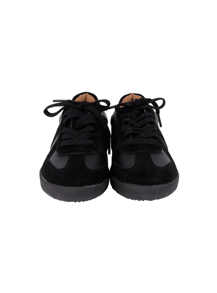 classic-unisex-sneakers-cn527