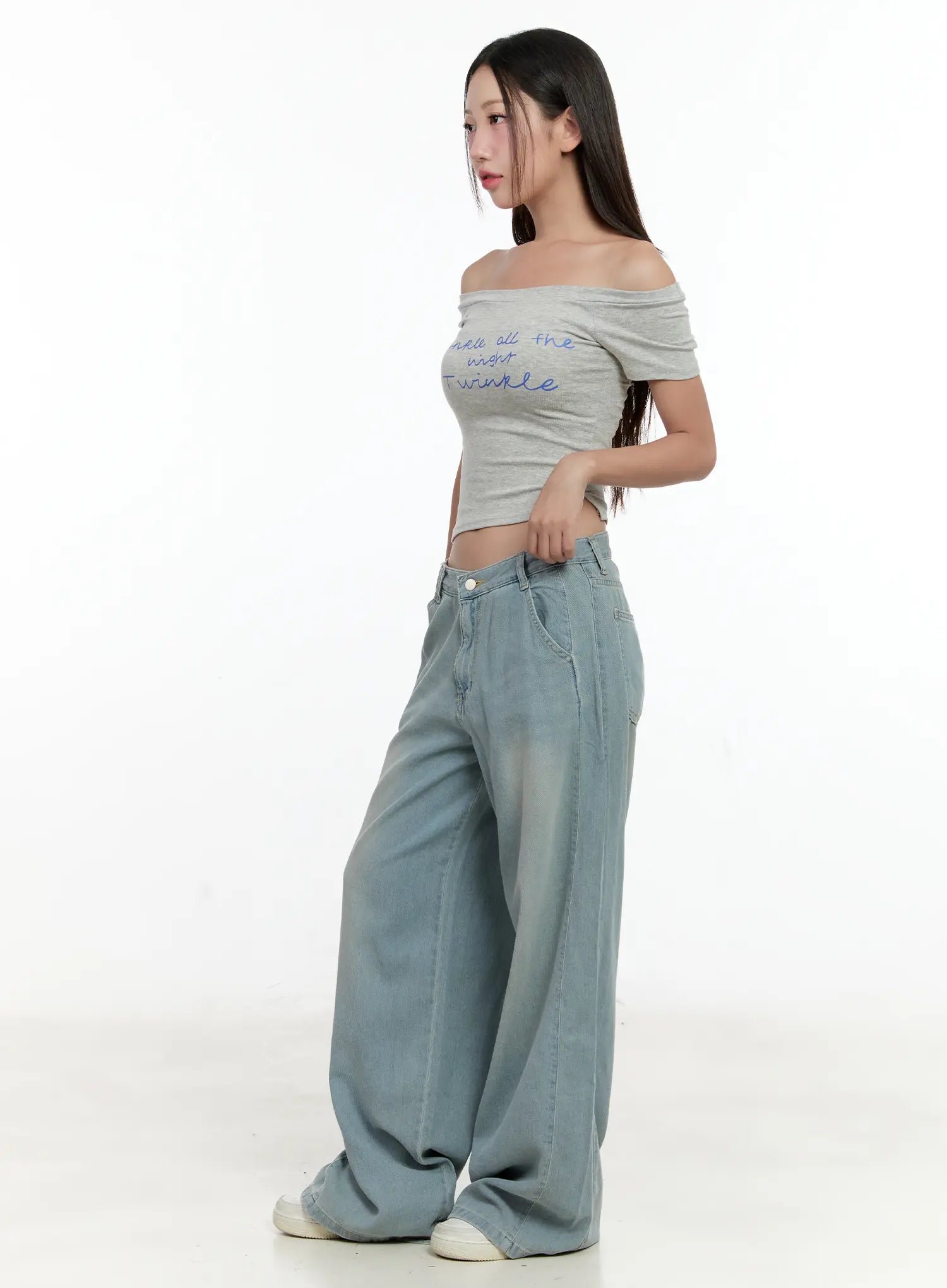 off-shoulder-graphic-top-cl531