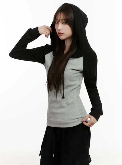 Off-Shoulder Hooded Lettering Top IJ521