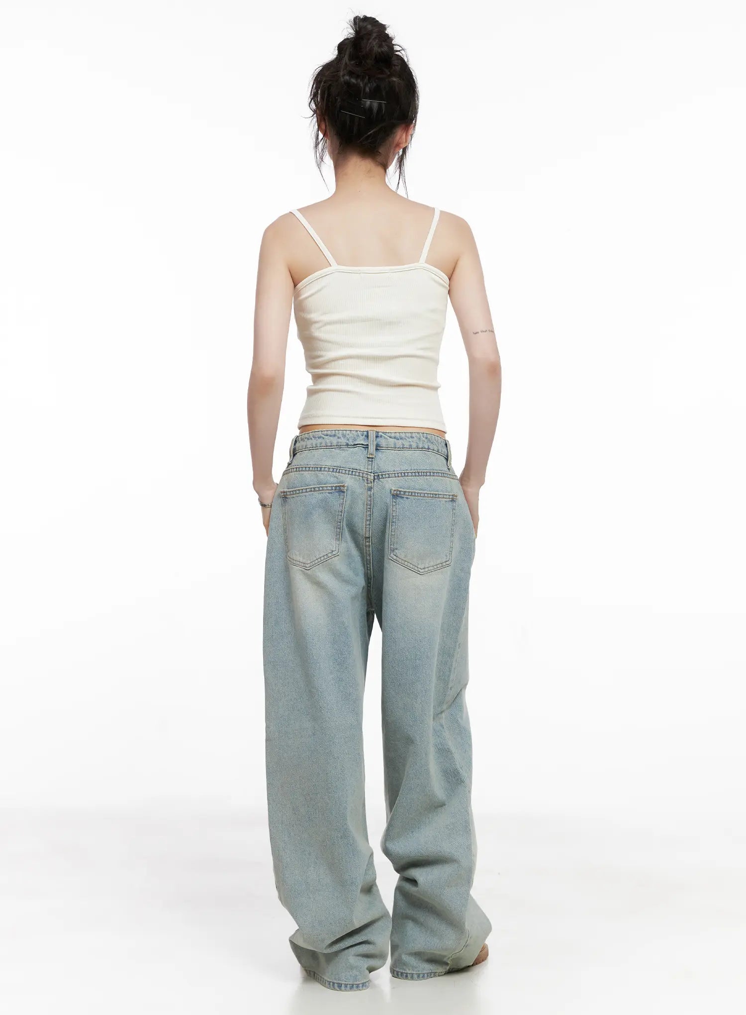 lilly-light-wash-baggy-jeans-cg519