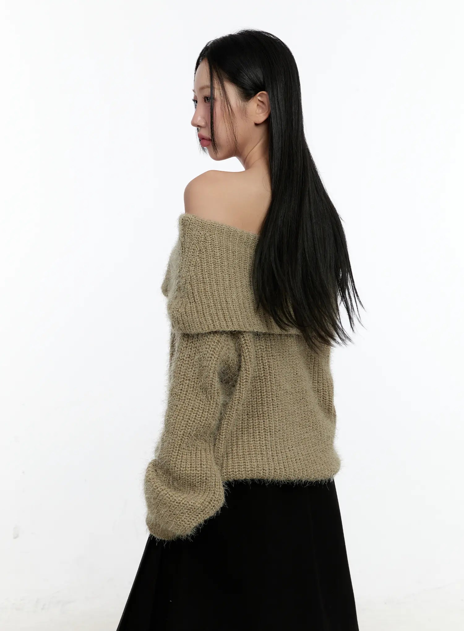Loose Fit Off-Shoulder Knit Sweater CN505