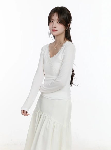 lace-trimmed-v-neck-long-sleeve-top-cm505