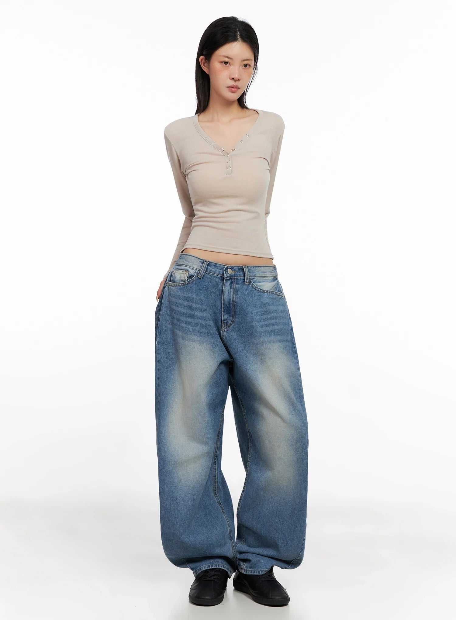 slim-fit-long-sleeve-henley-tee-is515