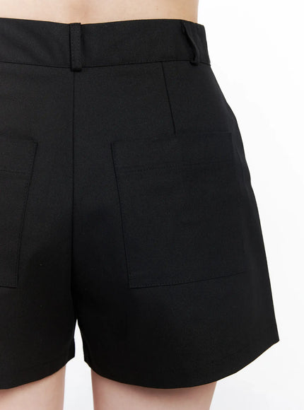 button-detail-cotton-shorts-im524
