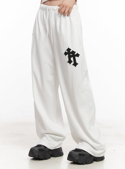 patched-chic-wide-fit-sweatpants-iy516