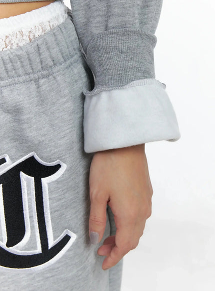 cozy-graphic-thermal-crop-sweatshirt-in528