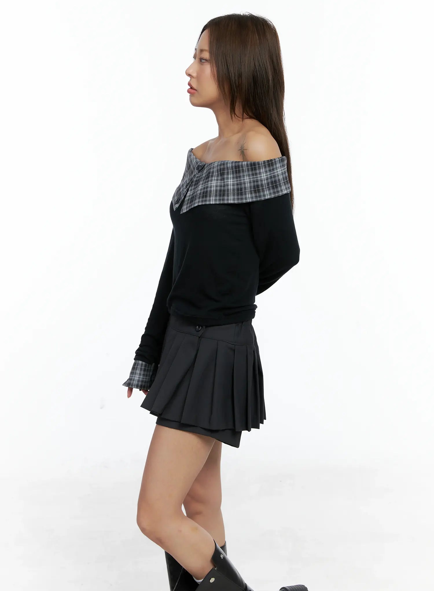 plaid-off-shoulder-long-sleeve-top-cs504