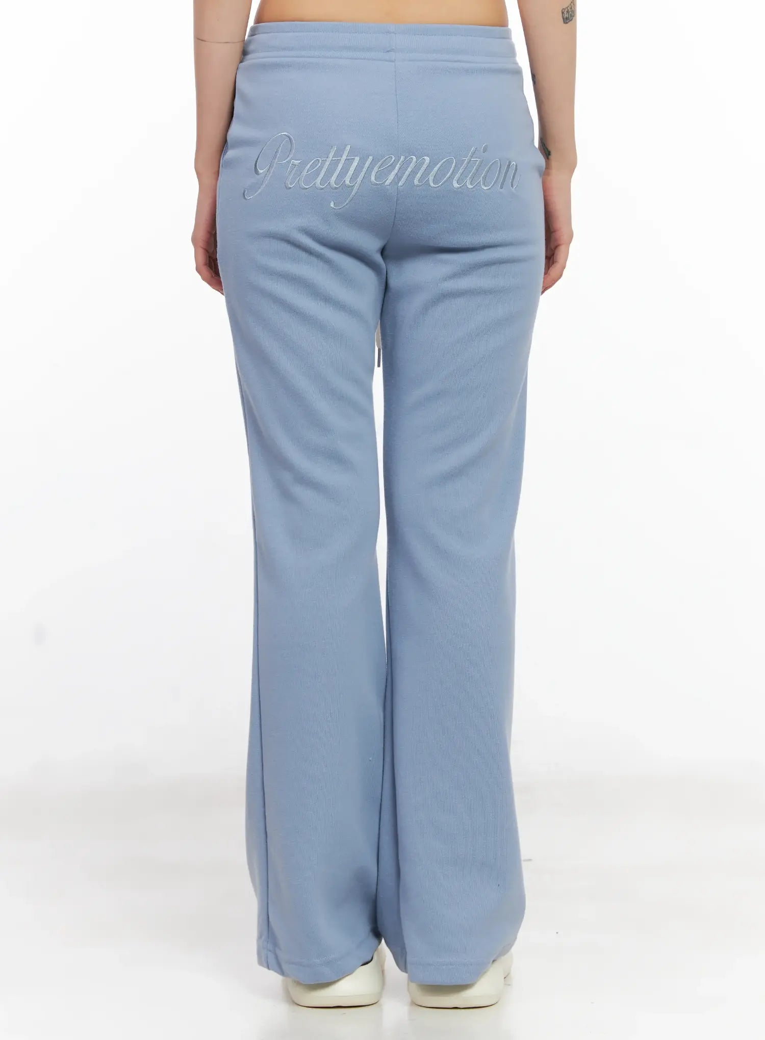 embroidered-flare-track-pants-cl525