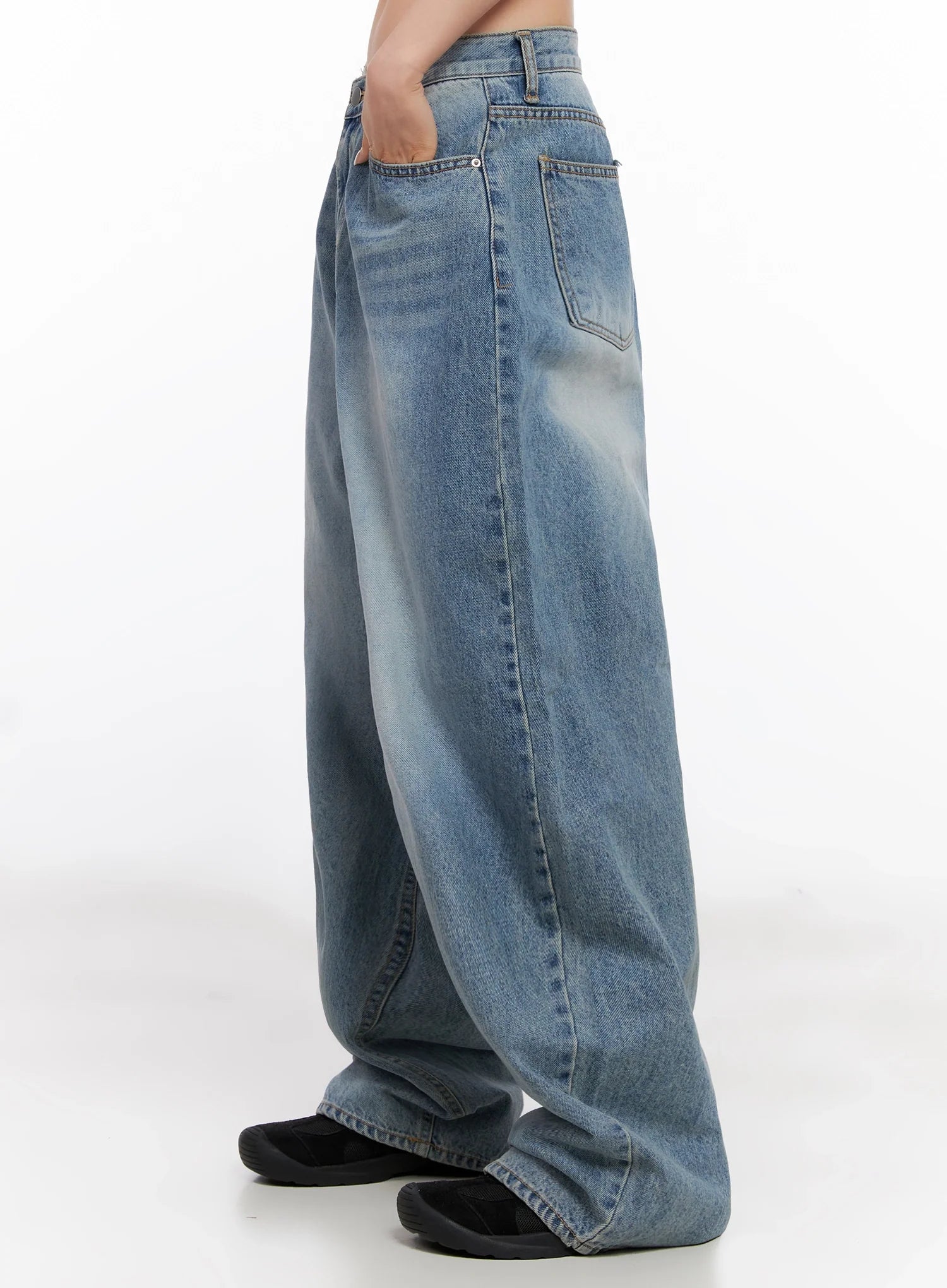 seojin-washed-wide-leg-jeans-ig508