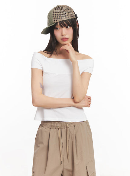 string-cut-out-off-shoulder-crop-top-iy502