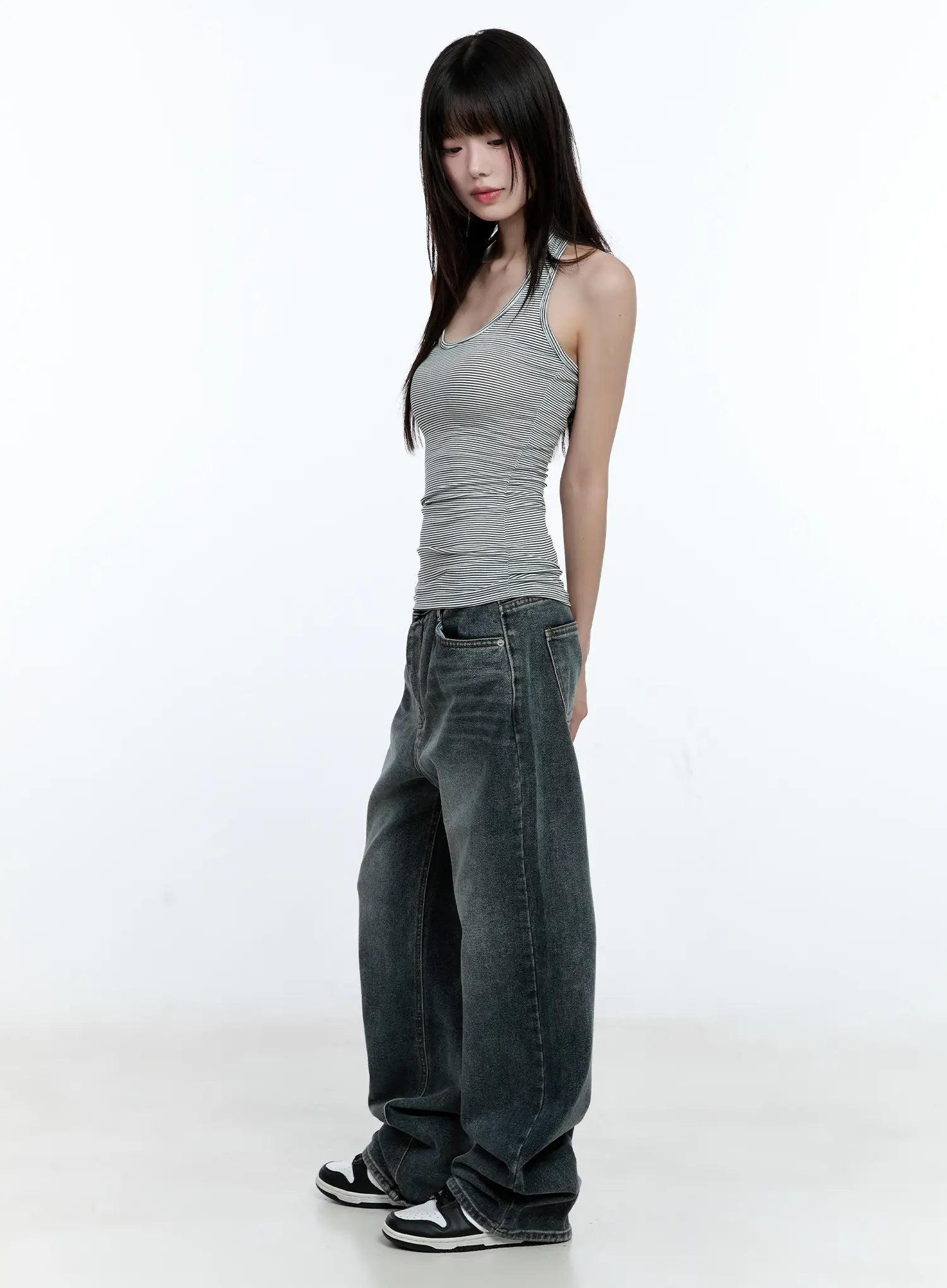 soomin-vintage-wash-wide-leg-jeans
