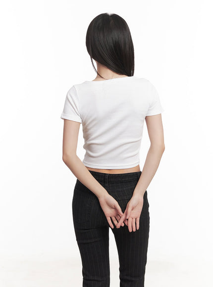 frill-trim-v-neck-crop-tee-ca525