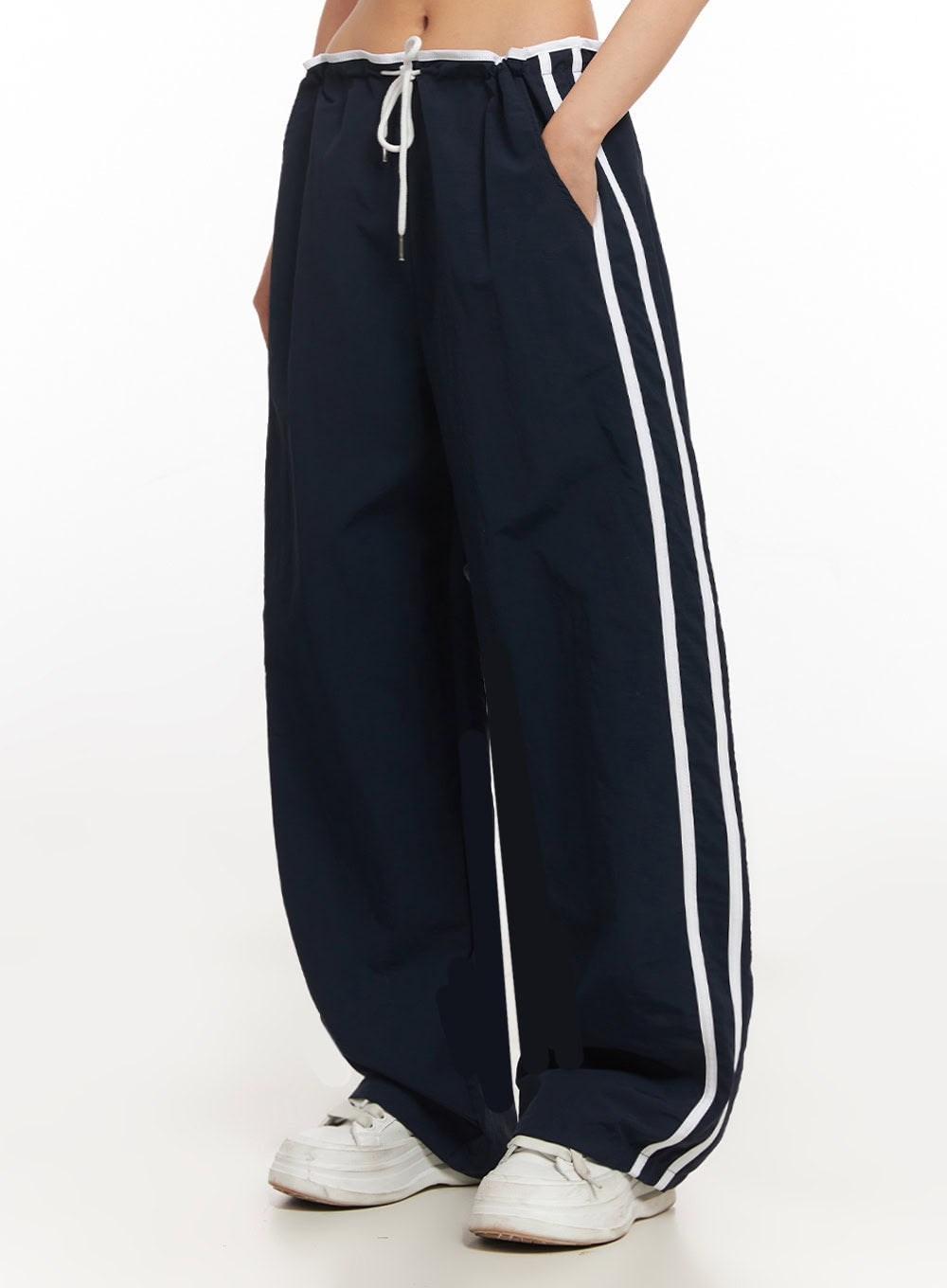 striped-nylon-track-pants-ia507