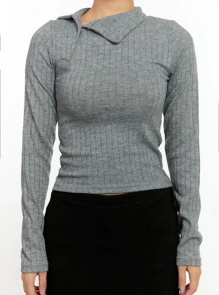 mono-asymmetric-snap-turtleneck-top-cn505